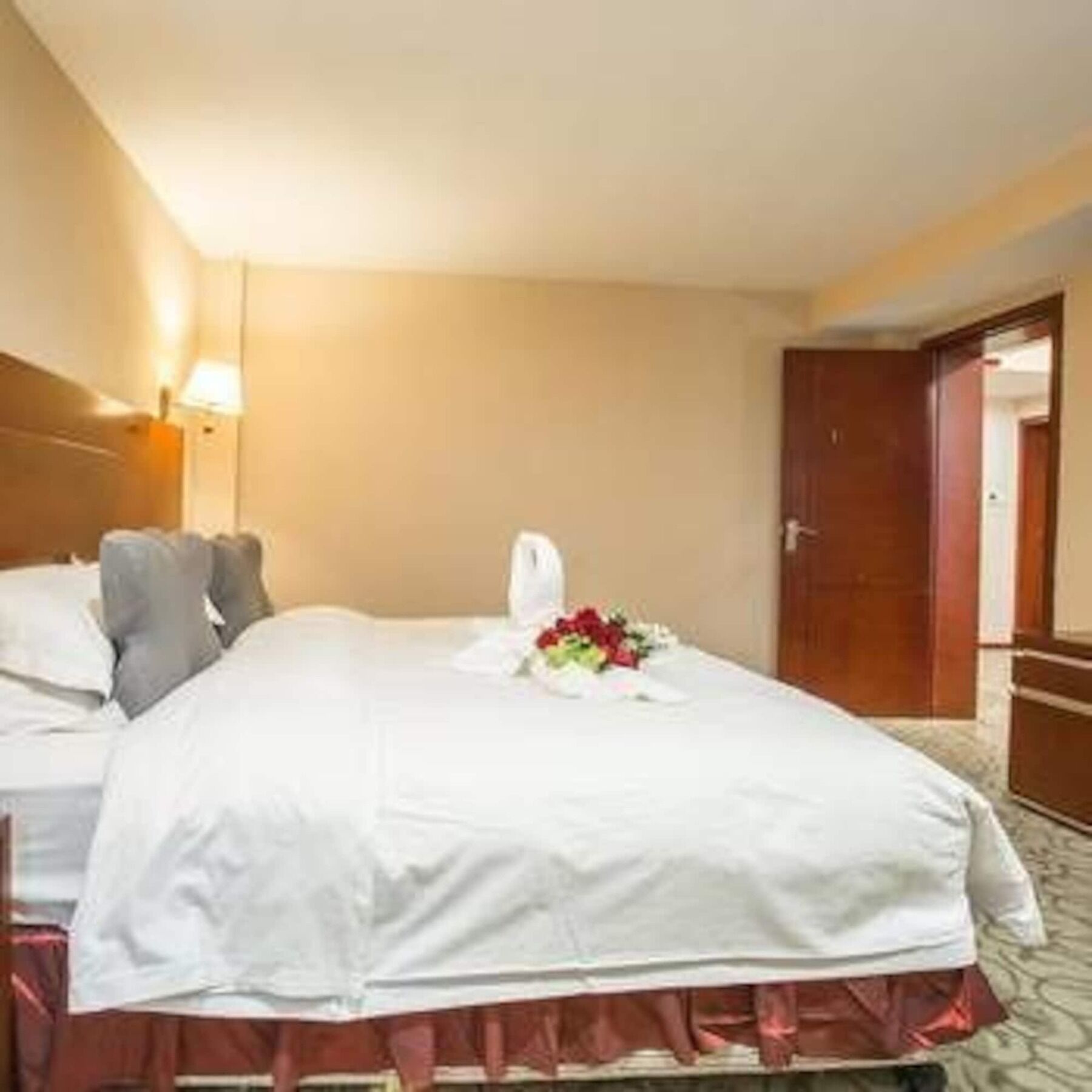 Chonpines Hotel Anshun Extérieur photo